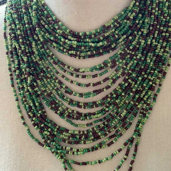 Beaded Collar Necklace - Picture 3 of 4